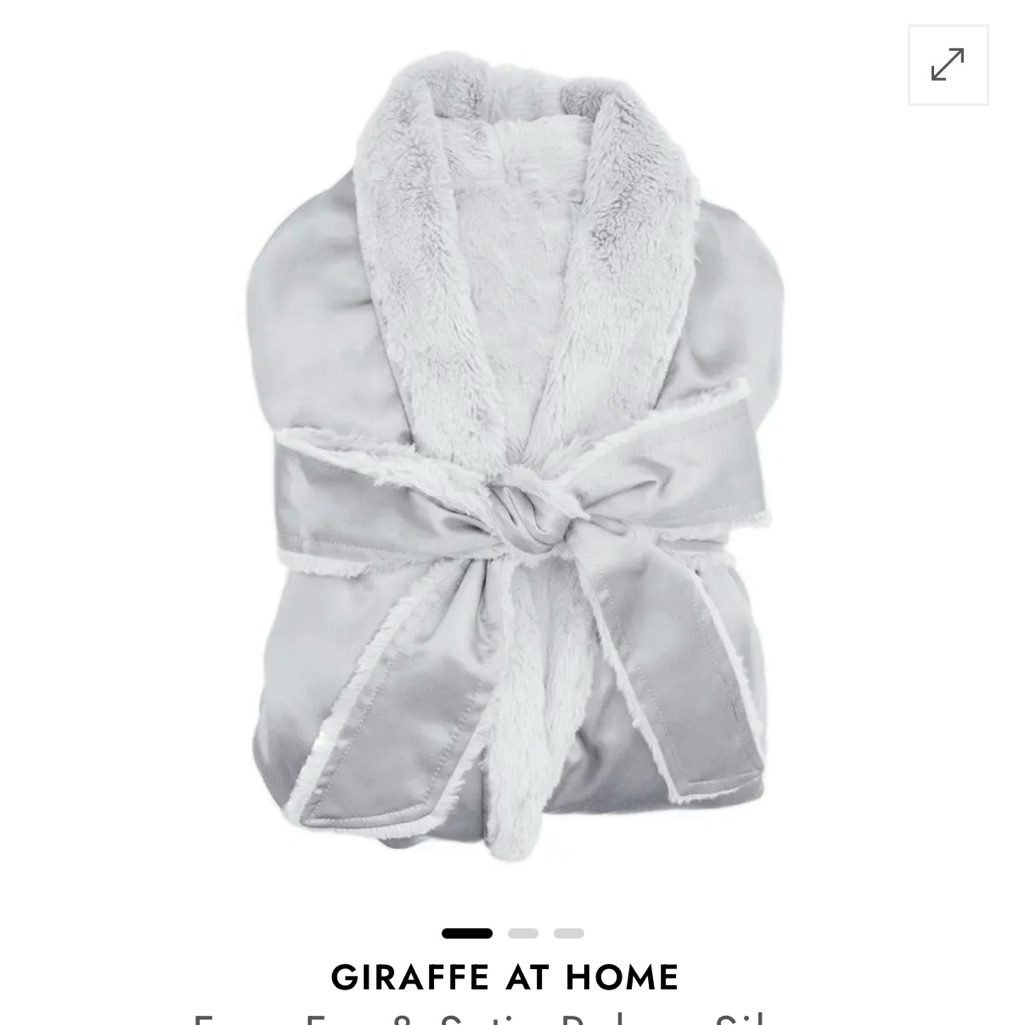 Giraffe At Home Elegant Silver Robe